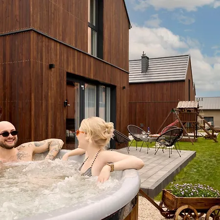 Sunset Wood Z Jacuzzi By Downtown